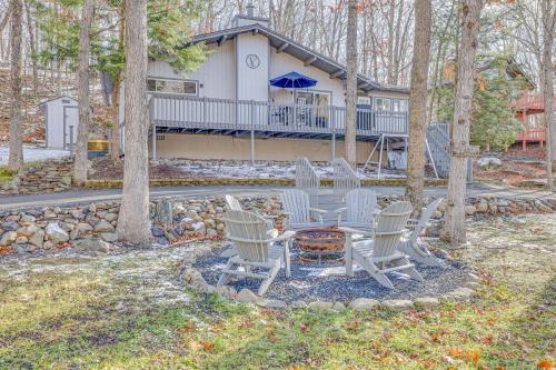 Van Gogh themed home-All Community Amenities Included! in Sandyville, USA