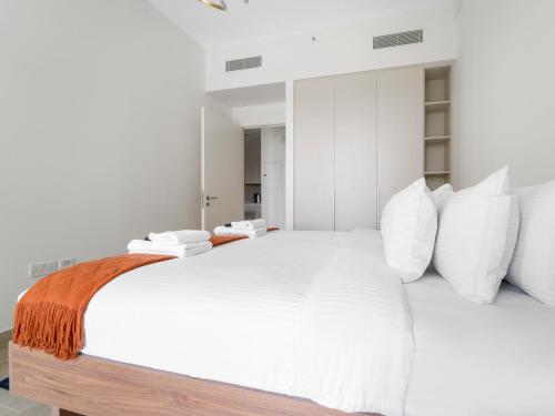 Stylish One-Bedroom Haven In Breeze Residences - image 4