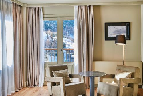 Dotări, Serras Andorra in Escaldes-Engordany