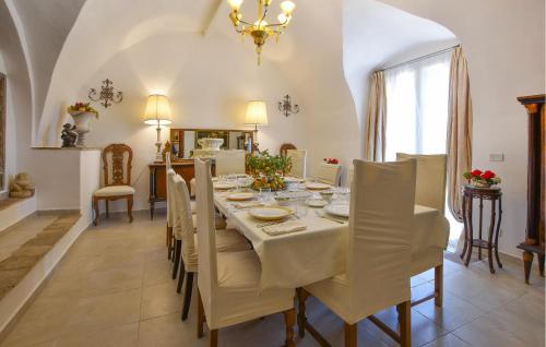 Gorgeous Home In Aidone