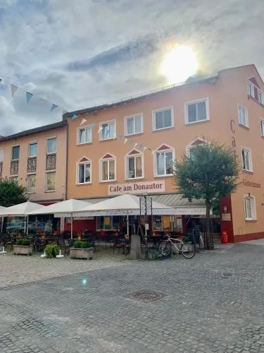 Café am Donautor in Kelheim, Deutschland