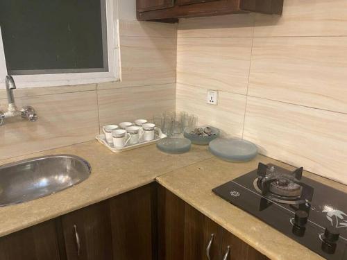 Stylish 2BR 2BA Fully Furnished at E11 Islamabad - image 4