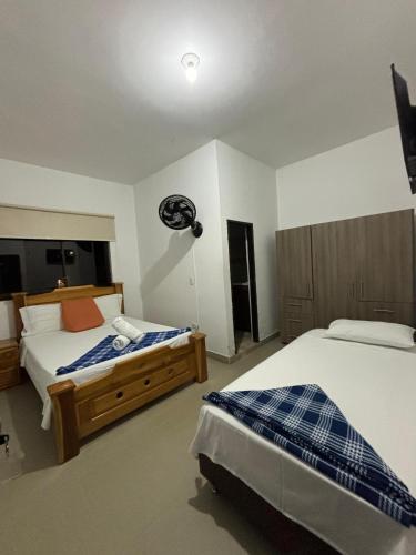1 double bed, 1 twin bed