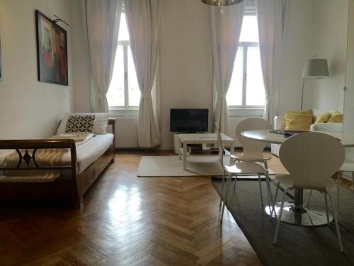 One-Bedroom Apartment Top 16 image 8