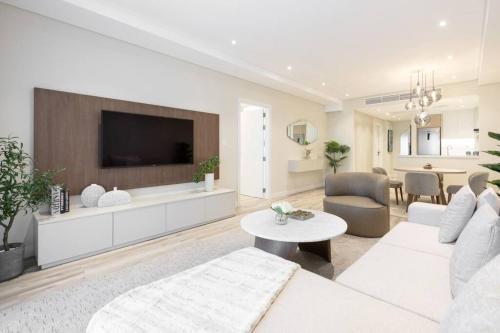 Elegantly Renovated 1BR Apartment at 5 Star Resort, Dubaj (zdjęcie 7)