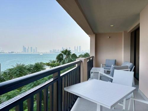 Elegantly Renovated 1BR Apartment at 5 Star Resort, Dubaj (zdjęcie 4)