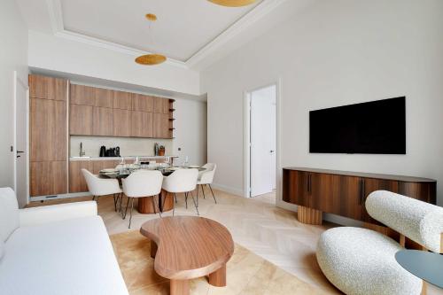 Sleek apartment - 2BD 4P - Champs Elysees - image 9