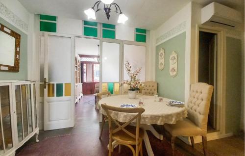 One-Bedroom Apartment image 10