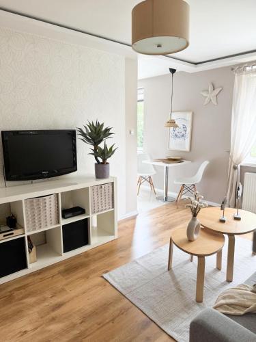 Happy House - image 2