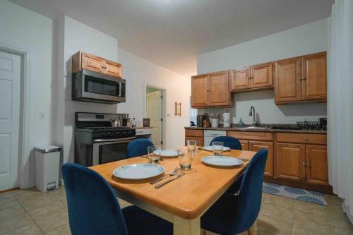 Cozy 2BR-Walk to Tufts & Green Line, Near Boston! in 梅德福