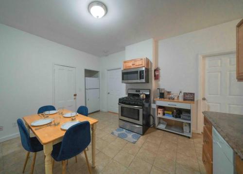 Cozy 2BR-Walk to Tufts & Green Line, Near Boston! in 梅德福