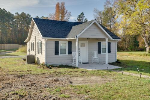 Cozy Blackstone Getaway Less Than 2 Mi to Downtown! in Blackstone, USA