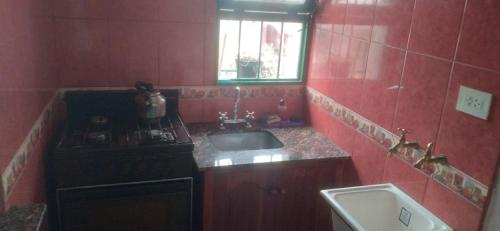 Kitchen, Hospedaje Wara in Lozano