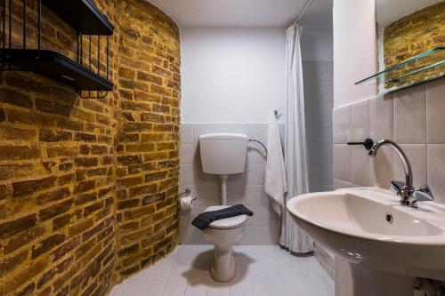 Double or Twin Room with View image 5