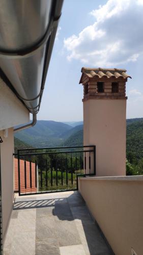 Perina hiža (Perina hiza) in Sutivanac
