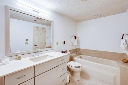 Jackson Village Townhome Loft and Golf Course View! - image 5