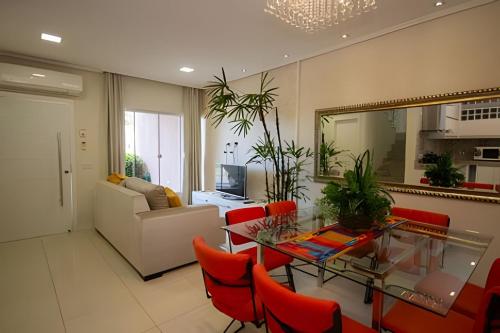Sobrado com 1 suite 2 quarto ar 1km Shopping JL