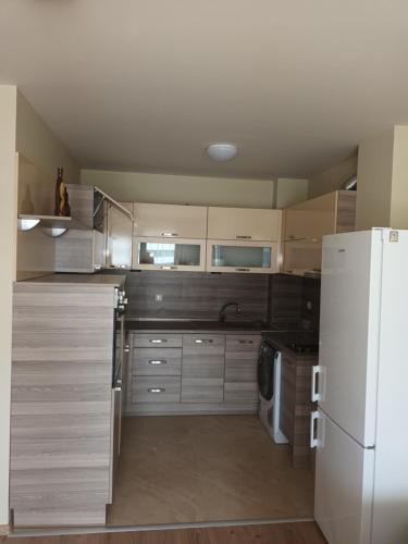 ЛУКСОЗЕН АПАРТАМЕНТ В 4 звезден хотел, Golden Sands (foto 2)
