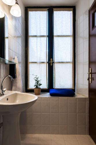 Quadruple Room with Garden View image 3