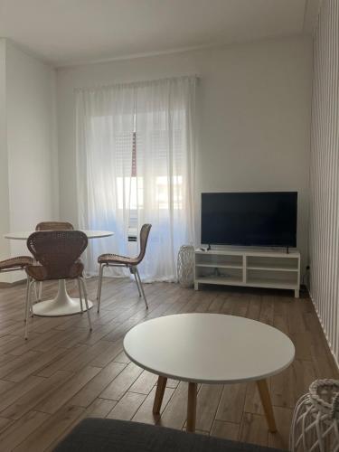 LoveRhome Apartment 10 - image 9