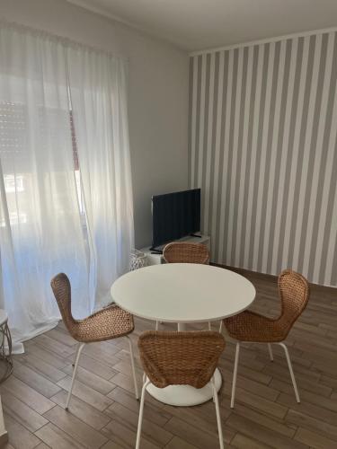 LoveRhome Apartment 7 e 10 - image 2