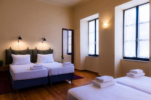 Quadruple Room with Garden View image 5