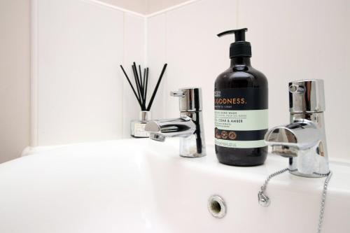 Perfect getaway in Cardiff Marina