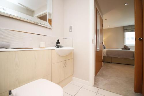 Perfect getaway in Cardiff Marina