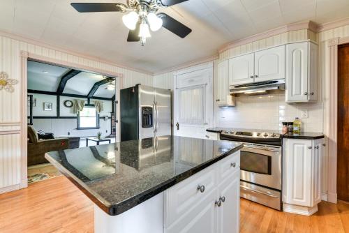 Cozy Lewiston Home Less Than 10 Mi to Niagara Falls! in Lewiston (NY)