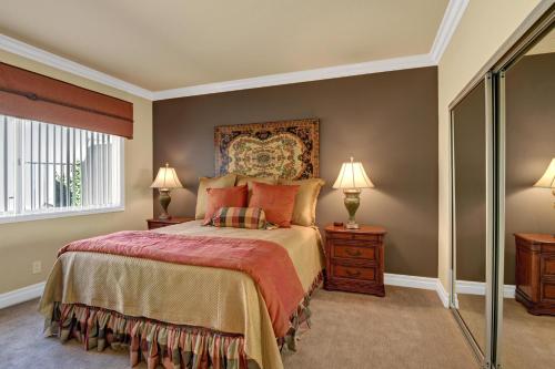 PGA112 Elegant PGA Nicklaus Retreat. Pool Chillers, views