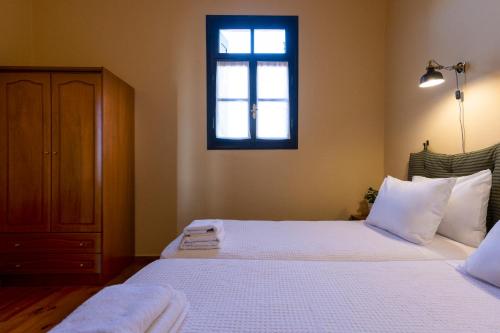 Standard Quadruple Room image 9