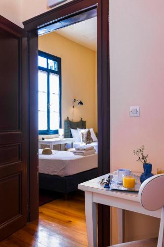 Standard Quadruple Room image 7