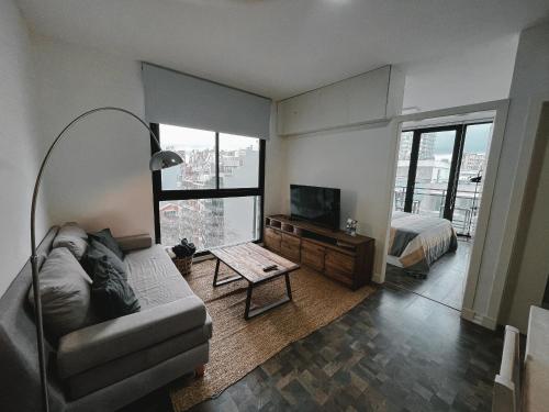 RentUp - Moderno con piscina y balcon en Cañitas & Campo Argentino de Polo