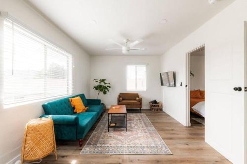 Top Floor Suite Full Kitchen Huge Fenced Backyard in San Diego, USA