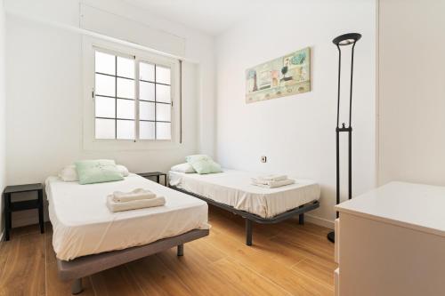 Sunny 3BR2BA w Private Terrace AC - image 3