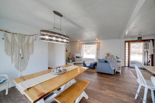 Charming Riverfront Retreat in Monticello! in Monticello, USA