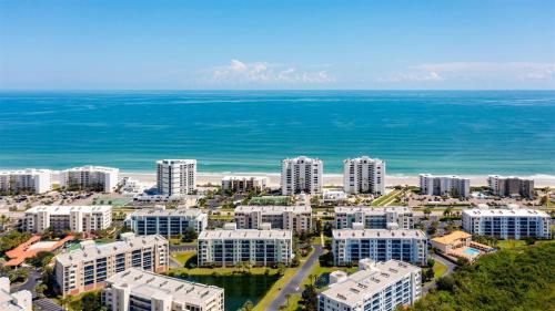Tranquil Coastal Retreat At Oceanwalk - 11-302 in New Smyrna Beach, USA