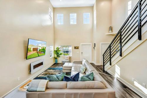 New Designers Dream Delray Beach Oasis Heated Pool, Large Patio, Close to the Ave in Delray Beach, USA