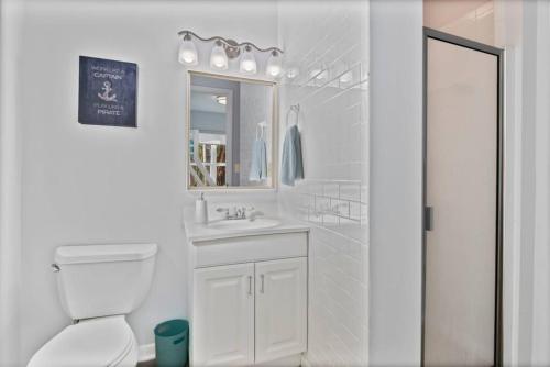 Blue Oasis Waterfront- Pool- Hot Tub -Dock in Palm Coast, USA