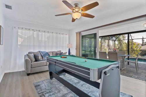 Blue Oasis Waterfront- Pool- Hot Tub -Dock in Palm Coast, USA