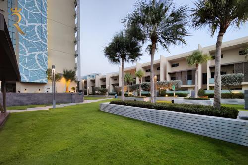 Exterior view, Al Raha Serenity - Spacious 2BR Getaway Near Yas Island & Al Raha Beach in Al Raha Beach