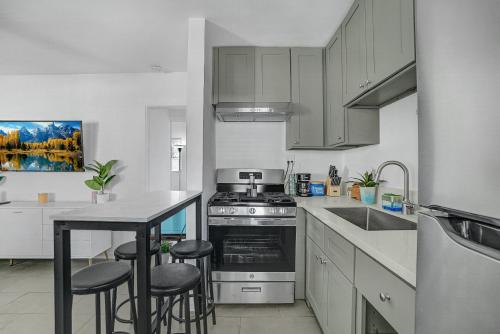 NEW Cozy Beautiful 2BR 1BA APT in Rancho Cucamonga, USA