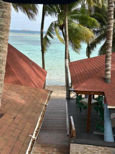 Balcony/terrace, El Cayuco Restaurant Apart Hotel in Boca Chica