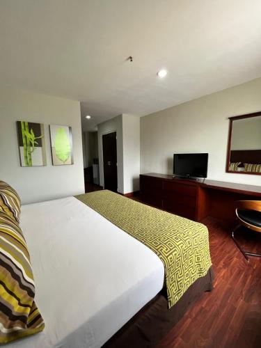 579288998 Hotel GH Guaparo INN