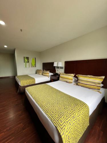 579289011 Hotel GH Guaparo INN