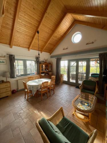 Mandula House in ปาลอซนัก