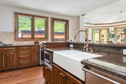 Arrabelle 568 by Exclusive Vail Rentals in Vail, USA