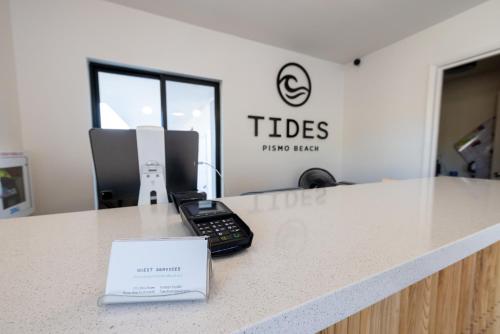 Tides Oceanview Inn and Cottages - image 7
