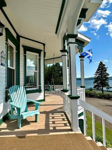 Le Manoir du Vieux Presbytère (Le Manoir du Vieux Presbytere) in Paspébiac (QC)