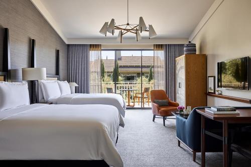 2 queen beds